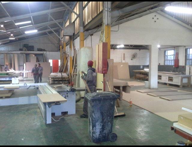 2,000M² FACTORY TO LET IN LANSDOWNE